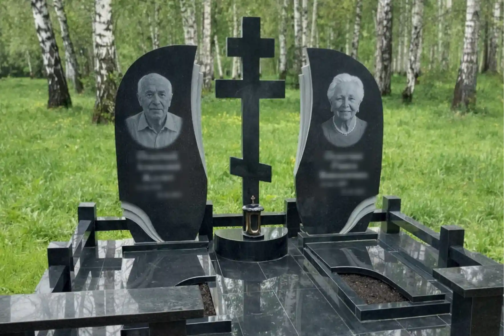мемориальный комплекс из карельского гранита габбро диабаз памятники необычной формы, надгробные плиты, крест, лампада, гранитная лавочка.